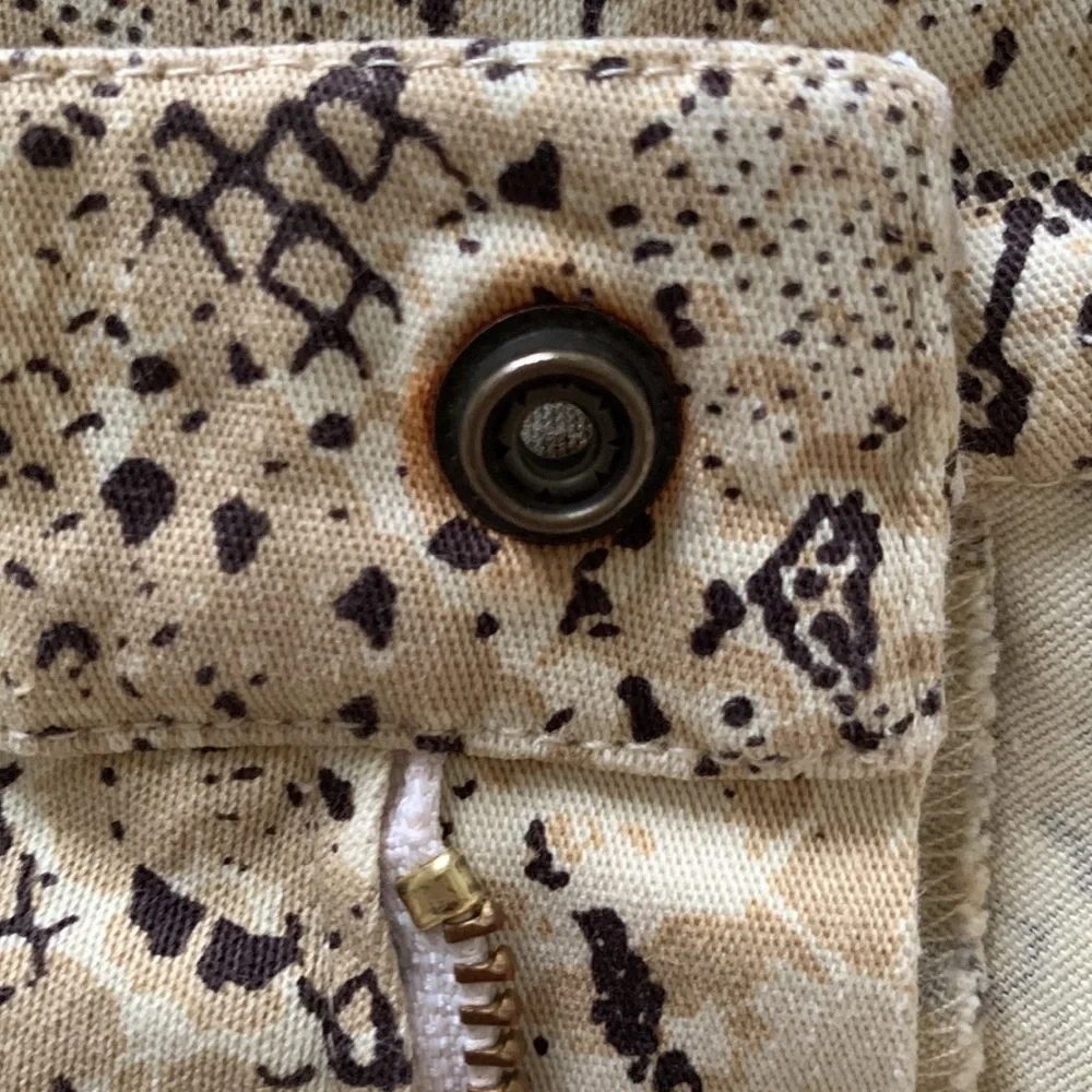 Spell Aloha Python shorts XS preowned - Picture 5 of 16